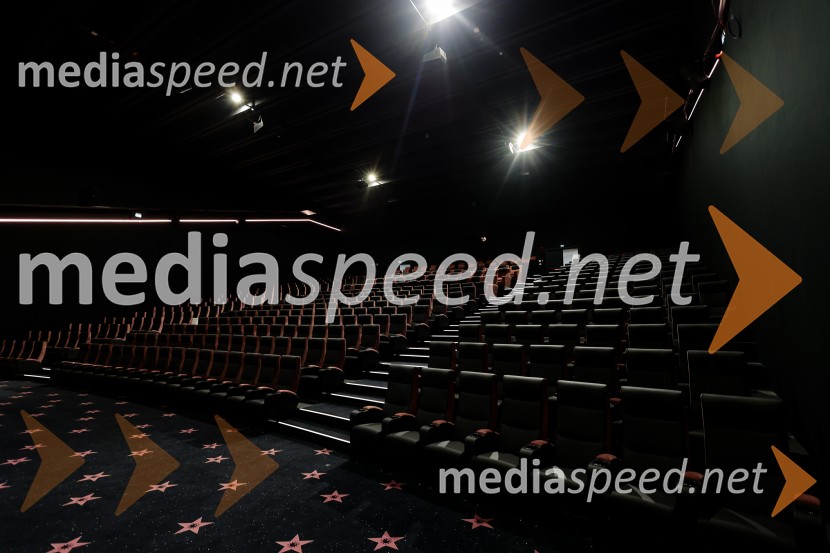 ODISEJA odpira svoja vrata