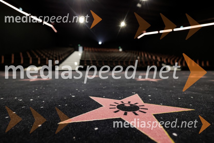 ODISEJA odpira svoja vrata