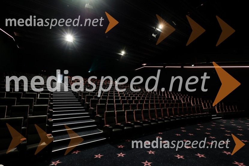 ODISEJA odpira svoja vrata