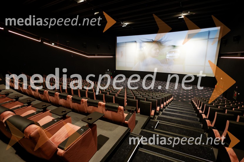 ODISEJA odpira svoja vrata