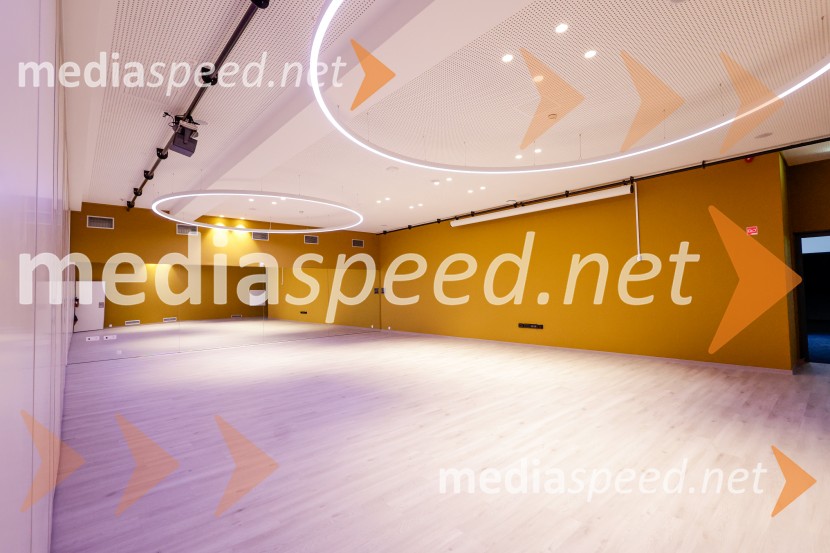 ODISEJA odpira svoja vrata