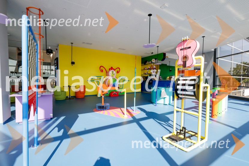 ODISEJA odpira svoja vrata