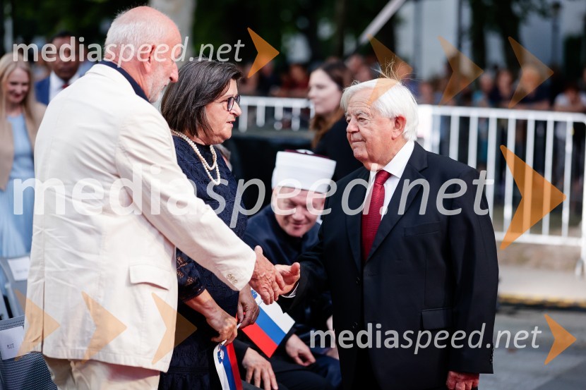  ... ;  Milan Kučan, nekdanji predsednik Republike SlovenijeOsrednja slovesnost ob 34. dnevu državnosti na Kongresnem trgu