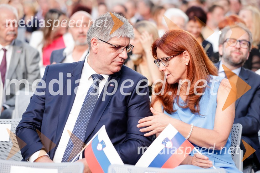  Boštjan Poklukar, minister za notranje zadeve RS;  ... Osrednja slovesnost ob 34. dnevu državnosti na Kongresnem trgu