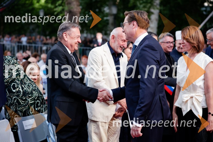  Zoran Janković, župan, Mestna občina Ljubljana;  ... Osrednja slovesnost ob 34. dnevu državnosti na Kongresnem trgu