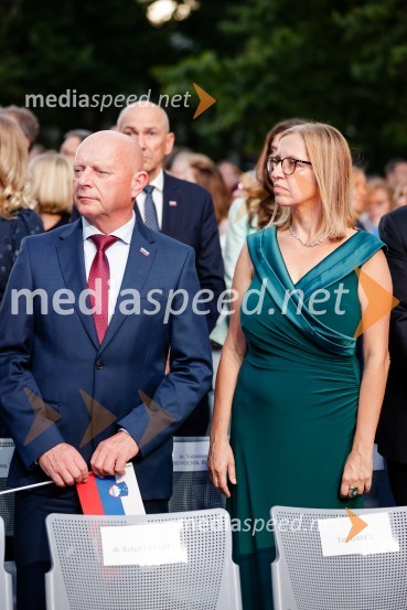  ... ; dr. Valentina Prevolnik Rupel, ministrica za zdravjeOsrednja slovesnost ob 34. dnevu državnosti na Kongresnem trgu