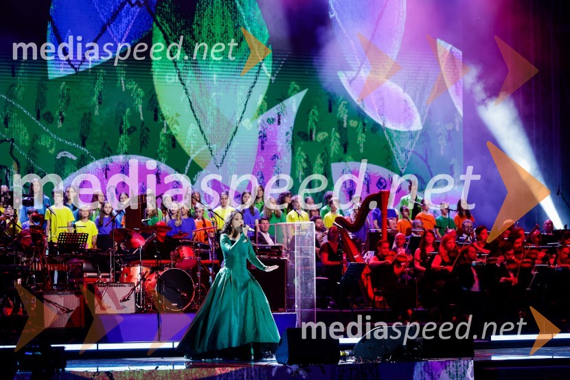  Tinkara Kovač, glasbenicaOsrednja slovesnost ob 34. dnevu državnosti na Kongresnem trgu