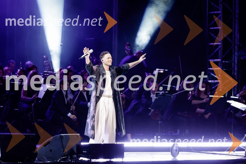  Klemen Slakonja, igralec, komik in TV voditeljOsrednja slovesnost ob 34. dnevu državnosti na Kongresnem trgu