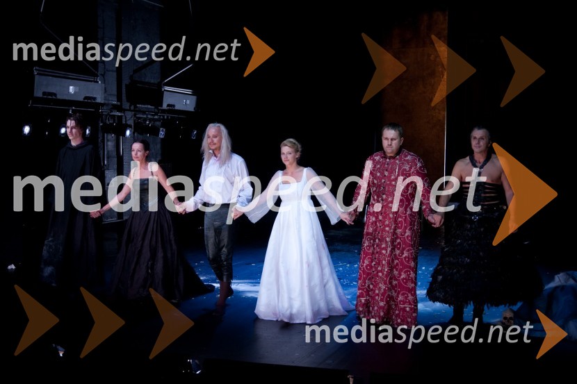 Priklon igralcevCenci, premiera v Mestnem gledališu ljubljanskem (MGL)