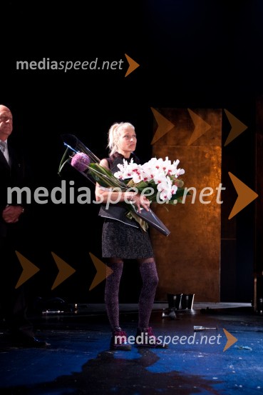 Petra Veber Rojnik, igralka in dobitnica nagrade za najboljšo ustvarjalko MGL v pretekli sezoniCenci, premiera v Mestnem gledališu ljubljanskem (MGL)