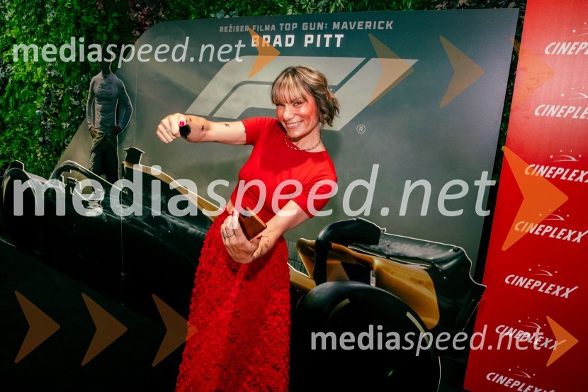  Ana Raščan, voditeljica in novinarkaPremiera filma F1 v Cineplexx Ljubljana