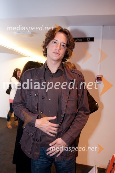 Domen Valič, igralecCenci, premiera v Mestnem gledališu ljubljanskem (MGL)