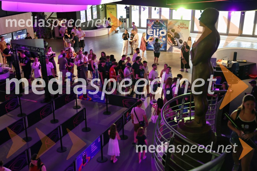 F1 z Bradom Pittom premierno v Mariboxu