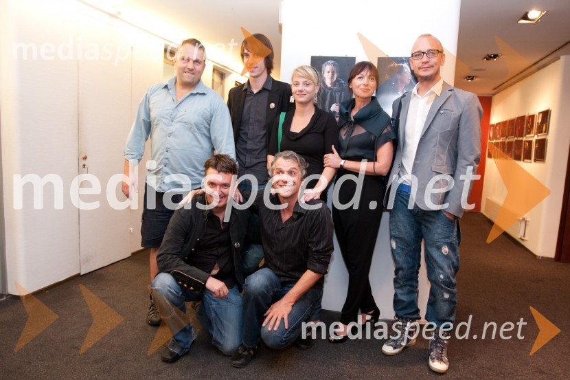 Lotos Vincenc Šparovec, Jure Henigman, Jana Zupančič, Bernarda Oman, Uroš Smolej, Milan Štefe, igralci v predstavi in Diego de Bree, režiser predstaveCenci, premiera v Mestnem gledališu ljubljanskem (MGL)