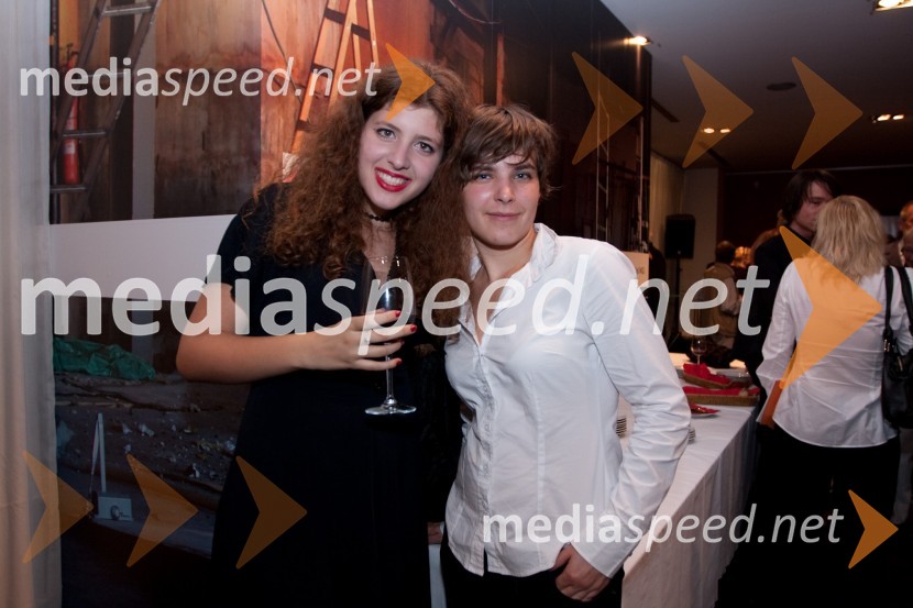 Lara Kulaš in Bibi ErjavecCenci, premiera v Mestnem gledališu ljubljanskem (MGL)