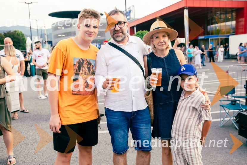  Kevin Cvetko;  Borut  Cvetko, kreativni direktor, Mediaspeed d.o.o.;  Natalija Cvetko, Mediaspeed d.o.o.;  Teo Anton CvetkoVeliki koncert Magnifica ob 15-letnici Citybanda