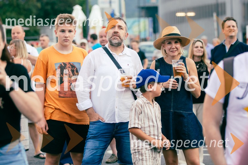  Kevin Cvetko;  Borut  Cvetko, kreativni direktor, Mediaspeed d.o.o.;  Teo Anton Cvetko;  Natalija Cvetko, Mediaspeed d.o.o.Veliki koncert Magnifica ob 15-letnici Citybanda