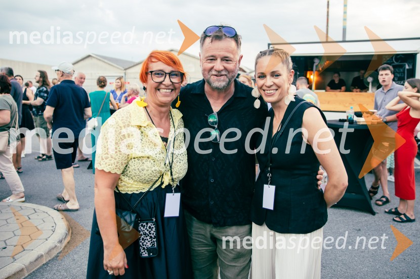  Nena Horvat, vodja marketinga Citycenter Celje; dr. Tone Kregar, zgodovinar, pevec Mi2, direktor Muzeja novejše zgodovine Celje;  ... Veliki koncert Magnifica ob 15-letnici Citybanda