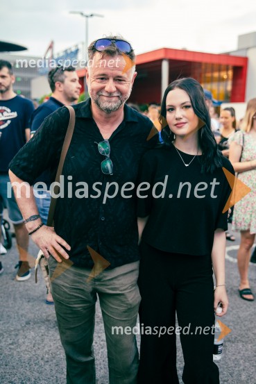 dr. Tone Kregar, zgodovinar, pevec Mi2, direktor Muzeja novejše zgodovine Celje;  Zara KregarVeliki koncert Magnifica ob 15-letnici Citybanda