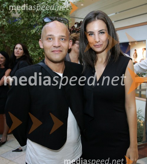 Zoran Garevski, modni oblikovalec in Marija Pandrc, izvršna direktorica podjetja RašicaRašica, otvoritev prodajalne v Europarku