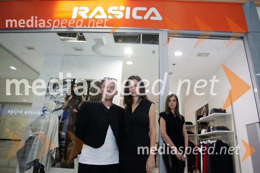 Zoran Garevski, modni oblikovalec in Marija Pandrc, izvršna direktorica podjetja RašicaRašica, otvoritev prodajalne v Europarku