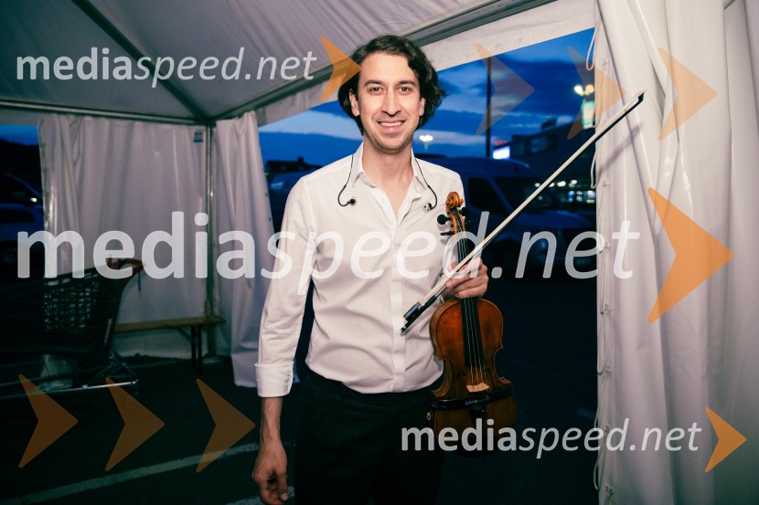  Matija Krečič, violinist in skadatelj, Momento CiganoVeliki koncert Magnifica ob 15-letnici Citybanda