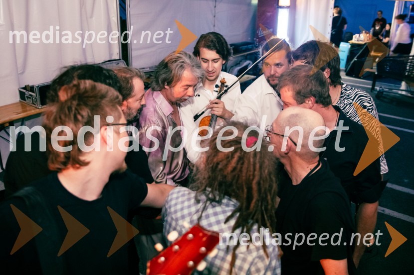  Robert Pešut - Magnifico, glasbenik;  Matija Krečič, violinist in skadatelj, Momento Cigano;  ... Veliki koncert Magnifica ob 15-letnici Citybanda