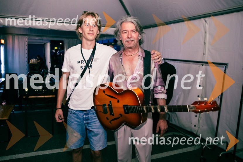  ... ;  Robert Pešut - Magnifico, glasbenikVeliki koncert Magnifica ob 15-letnici Citybanda