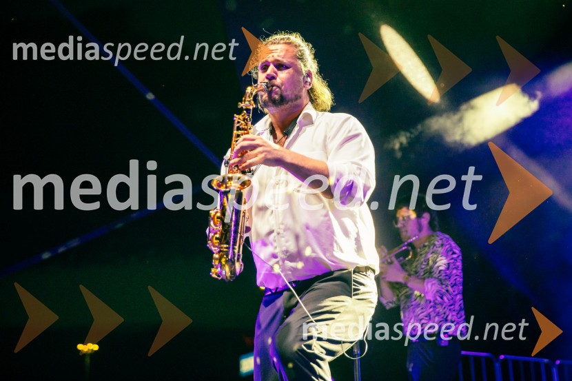  Matej  Kužel, saksofonist, Momento Cigano;  Luka Ipavec, glasbenik, skupina ManoucheVeliki koncert Magnifica ob 15-letnici Citybanda
