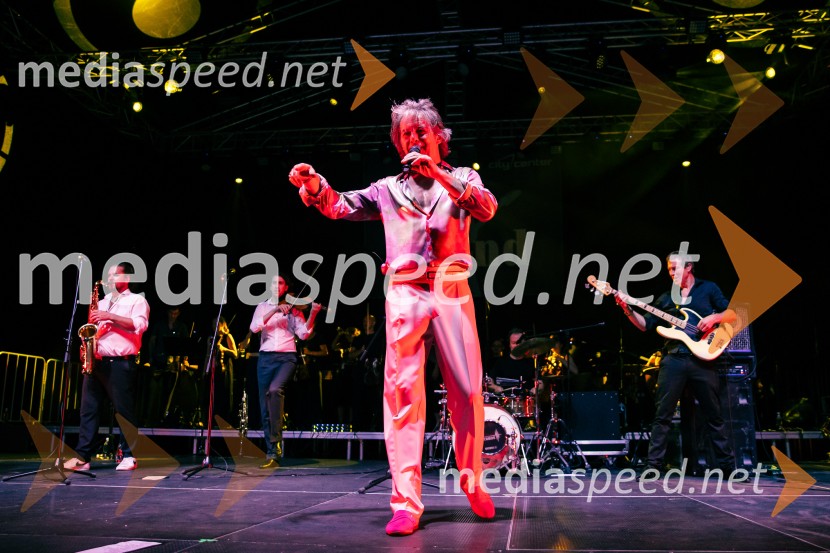  Matej  Kužel, saksofonist, Momento Cigano;  Matija Krečič, violinist in skadatelj, Momento Cigano;  Robert Pešut - Magnifico, glasbenik;  Jan Gregorka, glasbenik, skupina MagnificoVeliki koncert Magnifica ob 15-letnici Citybanda