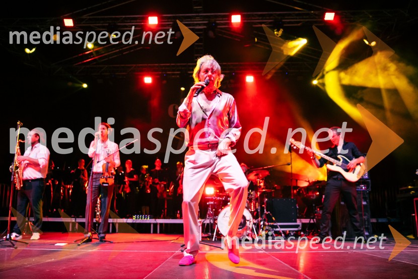  Matej  Kužel, saksofonist, Momento Cigano;  Matija Krečič, violinist in skadatelj, Momento Cigano;  Robert Pešut - Magnifico, glasbenik;  Jan Gregorka, glasbenik, skupina MagnificoVeliki koncert Magnifica ob 15-letnici Citybanda