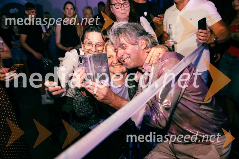  ... ;  ... ;  Robert Pešut - Magnifico, glasbenikVeliki koncert Magnifica ob 15-letnici Citybanda