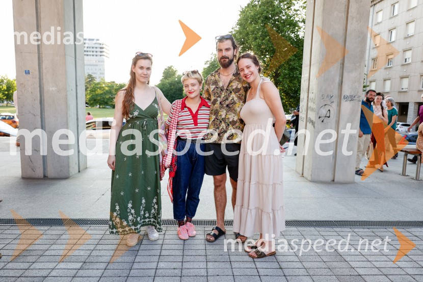  ... ;  Kaja Petrovič, igralka;  Domen Novak, igralec ;  ... 1977, premiera v amfiteatru SNG Nova Gorica
