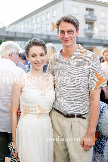  Nataša Keser, igralka;  ... 1977, premiera v amfiteatru SNG Nova Gorica