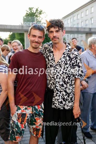  ... ;  Nejc Cijan Garlatti, igralec1977, premiera v amfiteatru SNG Nova Gorica