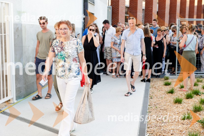 1977, premiera v amfiteatru SNG Nova Gorica