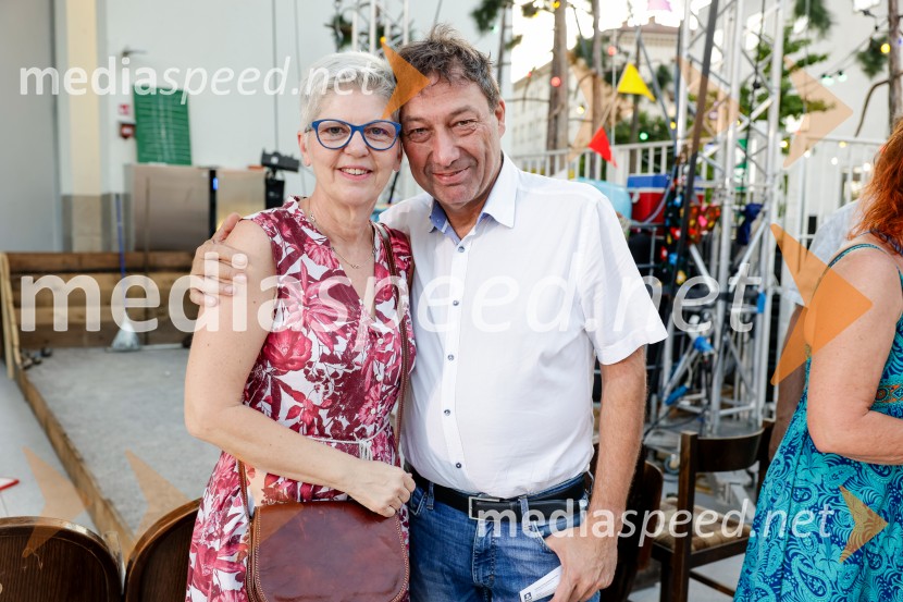  Mirjam Drnovšček, direktorica, SNG Nova Gorica;  Andrej Šušmelj, prihodnji direktor Kulturnega doma Nova Gorica1977, premiera v amfiteatru SNG Nova Gorica
