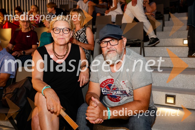 mag. Neda Rusjan Bric, vsestranska gledališka ustvarjalka;  ... 1977, premiera v amfiteatru SNG Nova Gorica