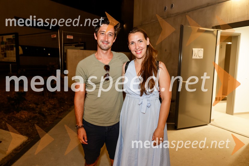  Žiga Udir, igralec;  Patrizia  Jurinčič Finžgar, igralka1977, premiera v amfiteatru SNG Nova Gorica