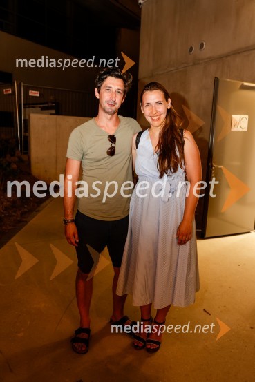  Žiga Udir, igralec;  Patrizia  Jurinčič Finžgar, igralka1977, premiera v amfiteatru SNG Nova Gorica