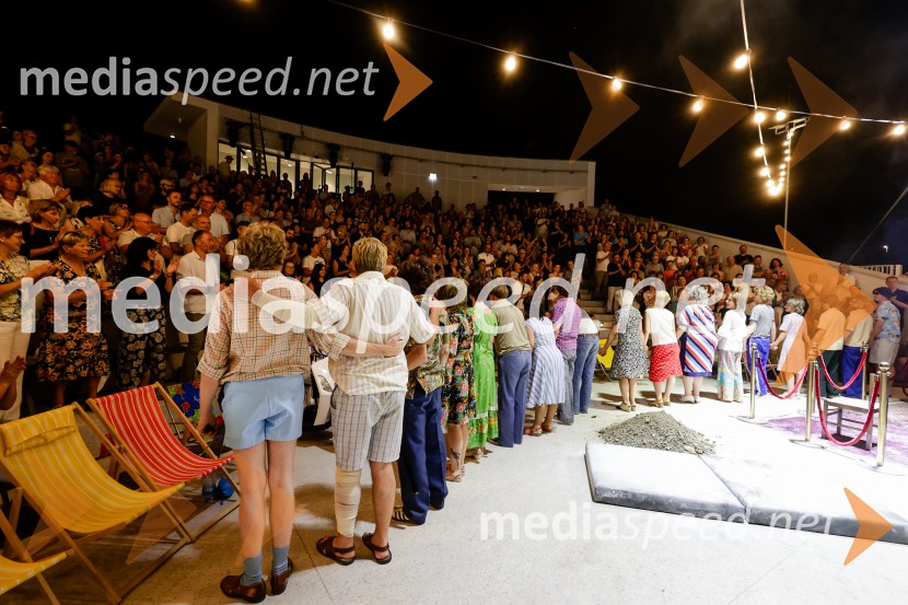 1977, premiera v amfiteatru SNG Nova Gorica