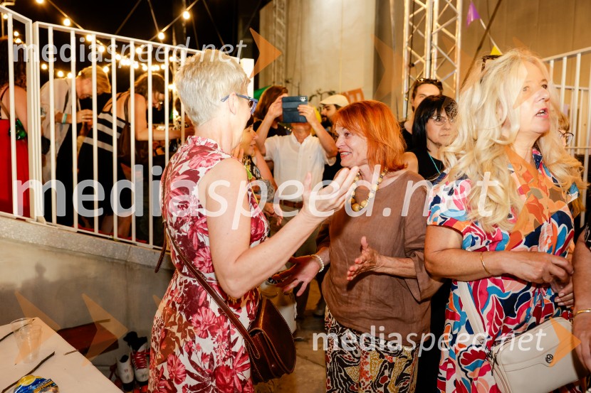  Mirjam Drnovšček, direktorica, SNG Nova Gorica;  ... 1977, premiera v amfiteatru SNG Nova Gorica