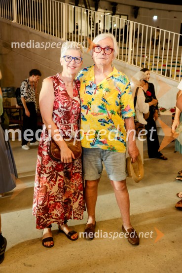  Mirjam Drnovšček, direktorica, SNG Nova Gorica;  Lado  Leskovar, pevec in ambasador Unicef1977, premiera v amfiteatru SNG Nova Gorica