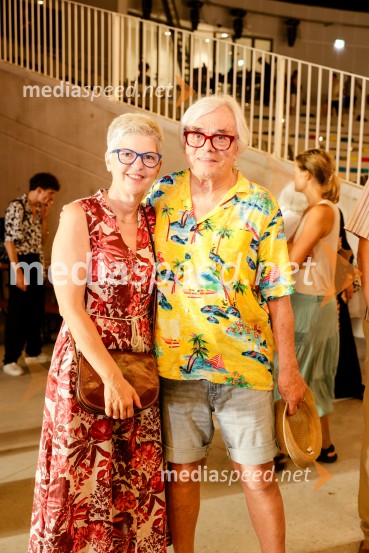  Mirjam Drnovšček, direktorica, SNG Nova Gorica;  Lado  Leskovar, pevec in ambasador Unicef1977, premiera v amfiteatru SNG Nova Gorica