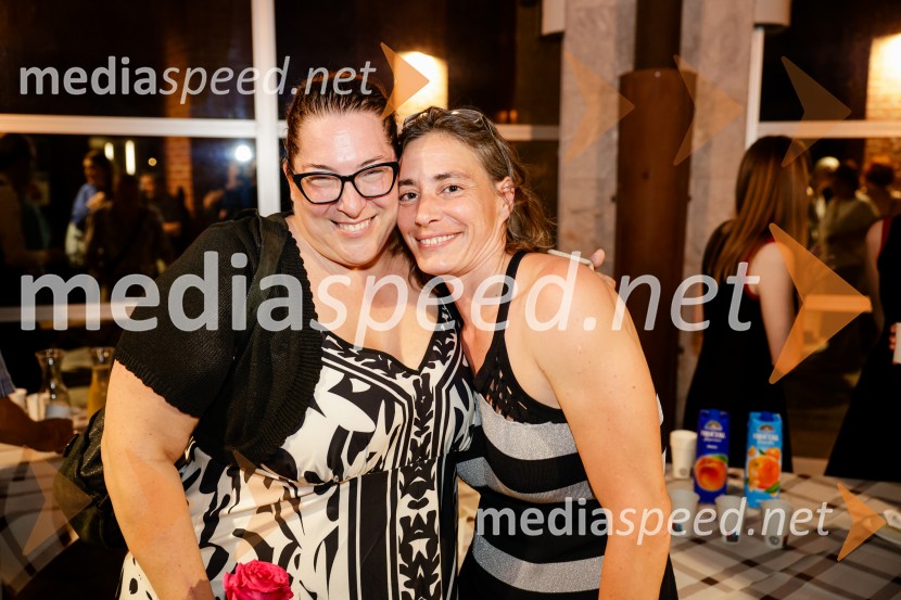  Ana Facchini, igralka;  Medea Novak, igralka1977, premiera v amfiteatru SNG Nova Gorica