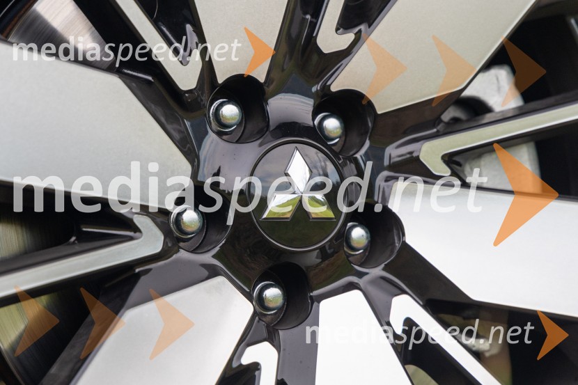 MITSUBISHI Outlander PHEV Instyle