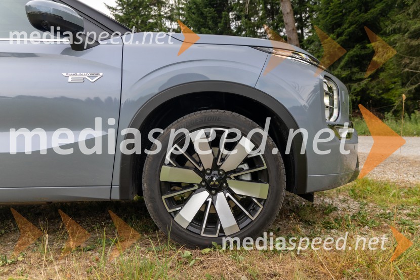 MITSUBISHI Outlander PHEV Instyle