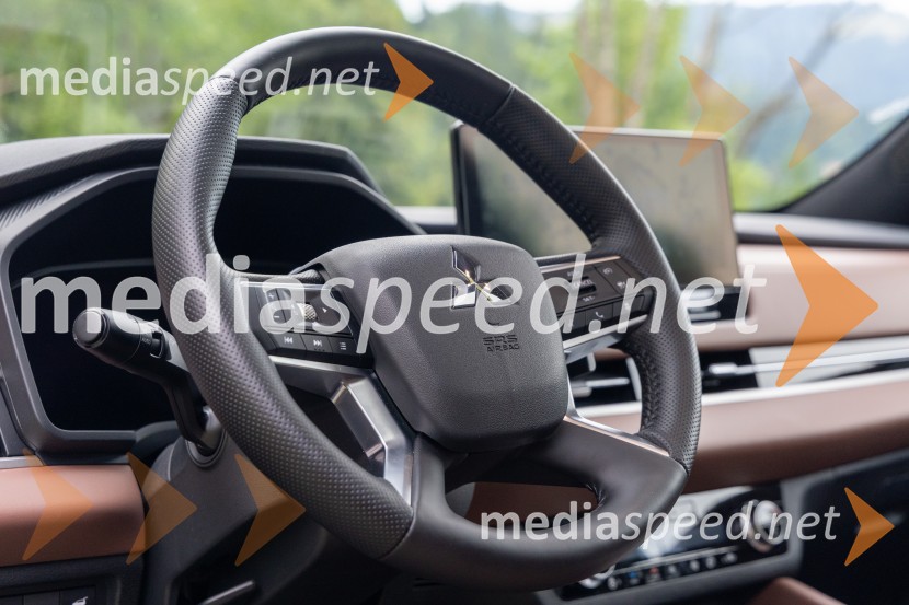 MITSUBISHI Outlander PHEV Instyle