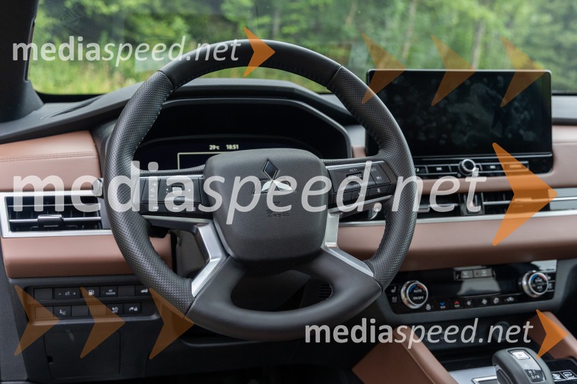 MITSUBISHI Outlander PHEV Instyle