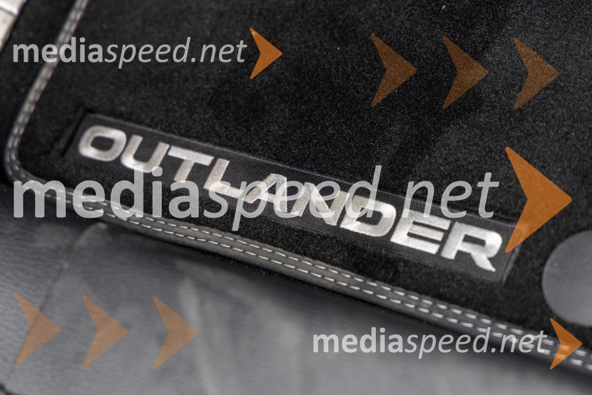 MITSUBISHI Outlander PHEV Instyle